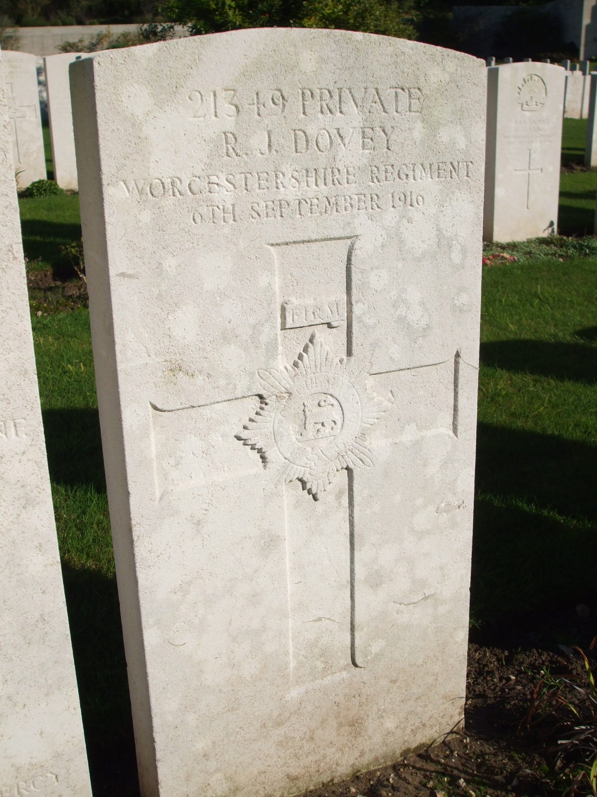 The grave of Richard Dovey at Etaples Military Cemetery.